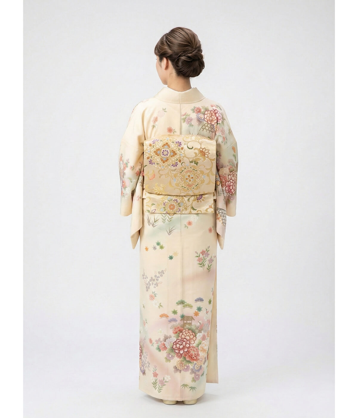 訪問着 黒地と白地に唐花